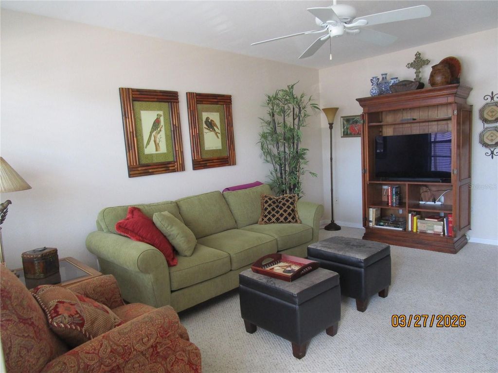 Image 5 of property listing at 6055 21ST STREET N 12, St Petersburg, FL 33714