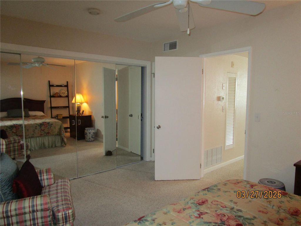 Image 8 of property listing at 6055 21ST STREET N 12, St Petersburg, FL 33714