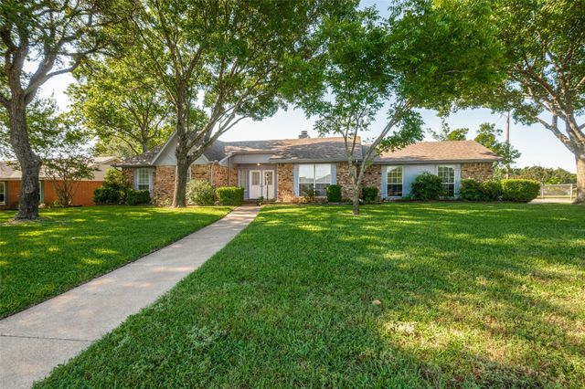 608 Cardinal Drive, Ovilla, TX 75154