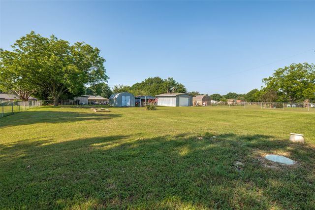 608 Cardinal Drive, Ovilla, TX 75154