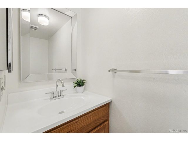 15922 E Rice Pl B, Aurora, CO 80015