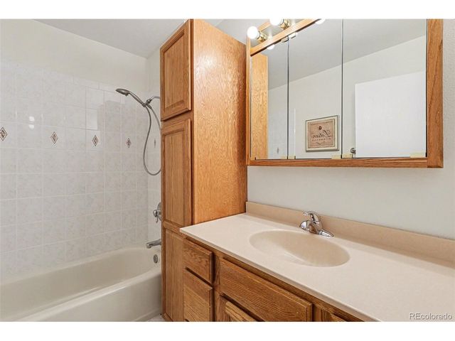 15922 E Rice Pl B, Aurora, CO 80015