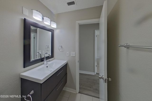 589 ROBERT LIVINGSTON Street, Orange Park, FL 32073