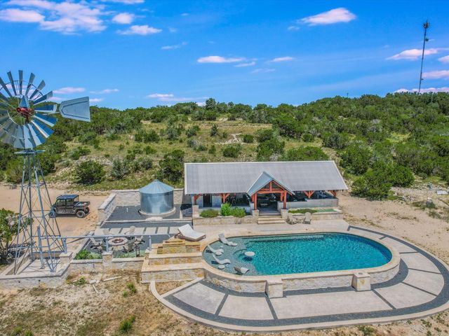 453 LONE MAN MOUNTAIN RD, Wimberley, TX 78676