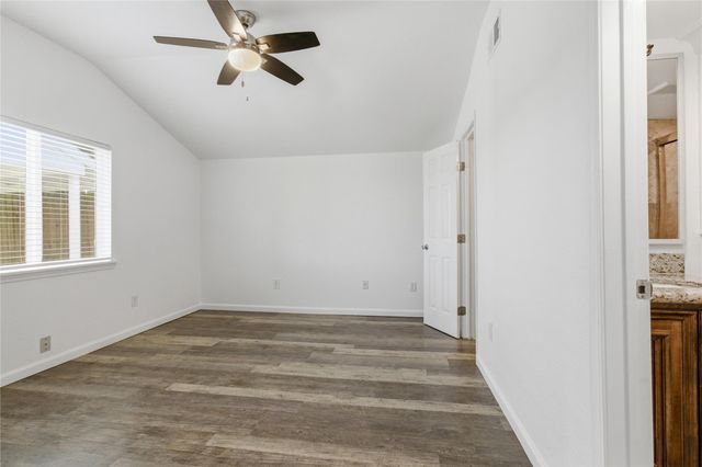 5515 Avenue R, Galveston, TX 77551