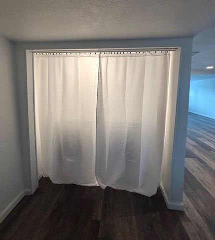 5515 Avenue R, Galveston, TX 77551