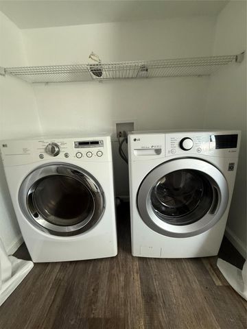 5515 Avenue R, Galveston, TX 77551