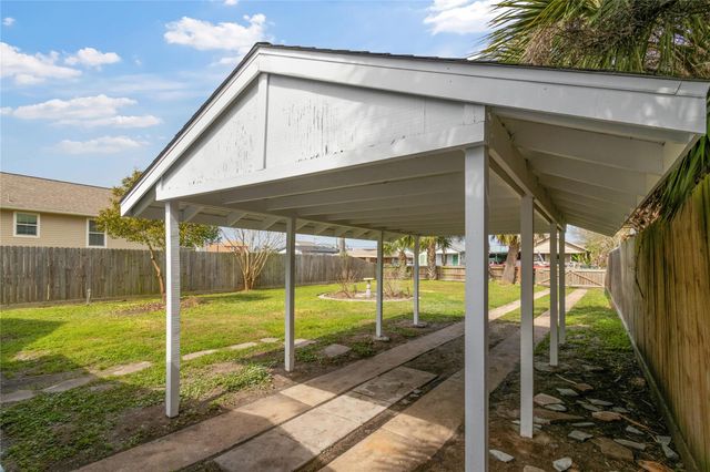 5515 Avenue R, Galveston, TX 77551