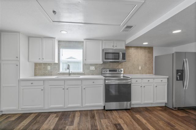 5515 Avenue R, Galveston, TX 77551