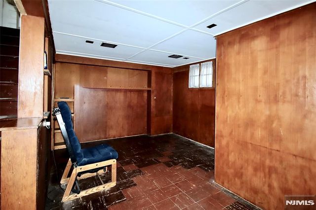 39-23 Van Duren, Fair Lawn, NJ 07410