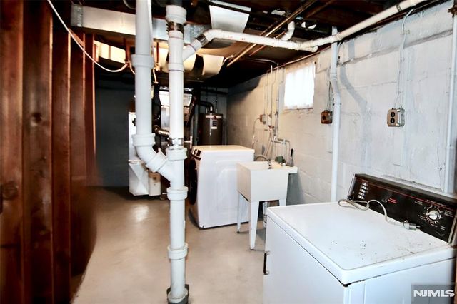 39-23 Van Duren, Fair Lawn, NJ 07410