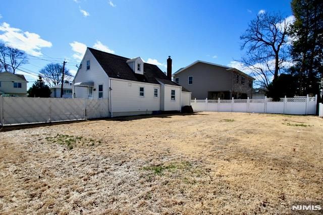 39-23 Van Duren, Fair Lawn, NJ 07410