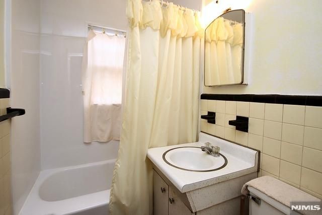 39-23 Van Duren, Fair Lawn, NJ 07410