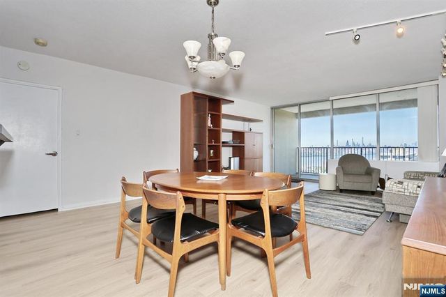 5 Horizon 1803, Fort Lee, NJ 07024