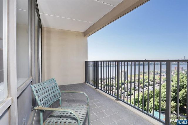 5 Horizon 1803, Fort Lee, NJ 07024