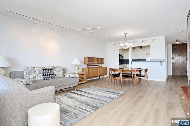 5 Horizon 1803, Fort Lee, NJ 07024