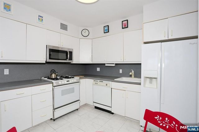5 Horizon 1803, Fort Lee, NJ 07024