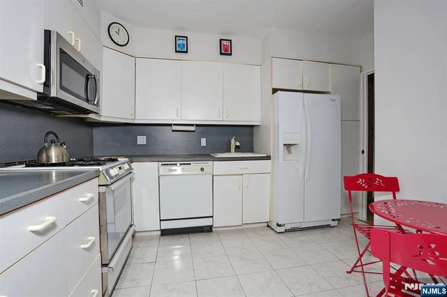 5 Horizon 1803, Fort Lee, NJ 07024