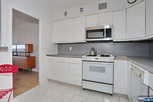 5 Horizon 1803, Fort Lee, NJ 07024
