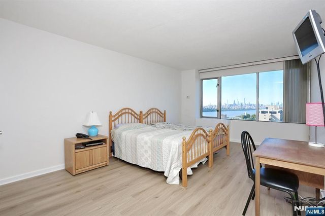 5 Horizon 1803, Fort Lee, NJ 07024