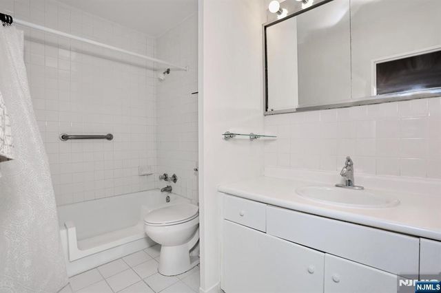 5 Horizon 1803, Fort Lee, NJ 07024
