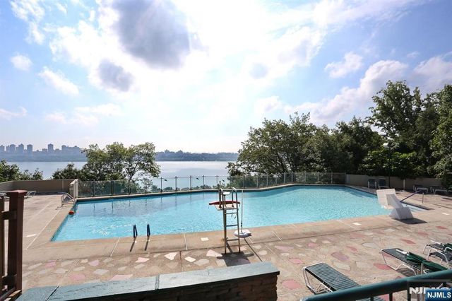 5 Horizon 1803, Fort Lee, NJ 07024