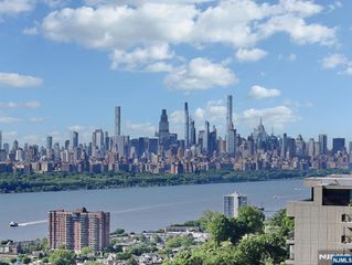 5 Horizon 1803, Fort Lee, NJ 07024