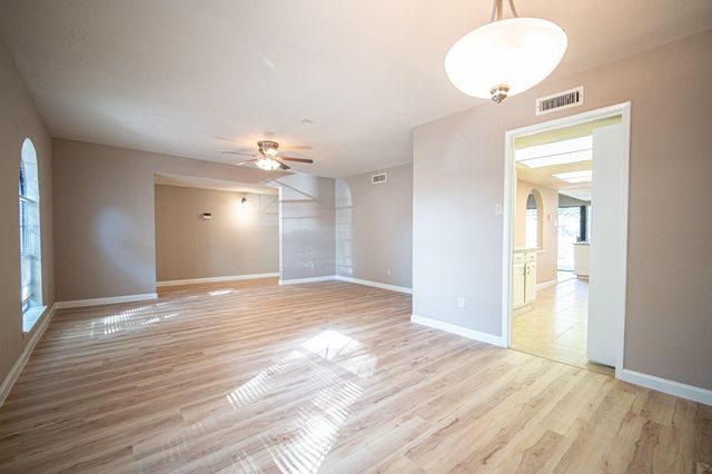 2026 Quail Valley East Drive, Missouri City, TX 77459