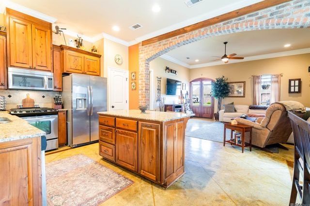 17010 Bradford Ave, Greenwell Springs, LA 70739