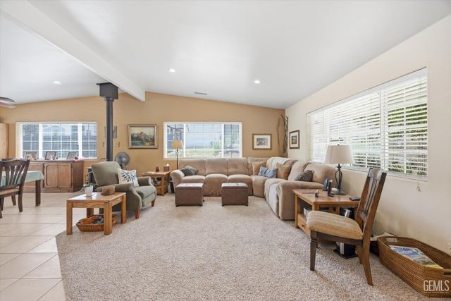 17381 Bold Venture Drive, Tehachapi, CA 93561