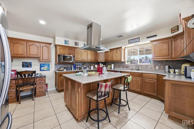 17381 Bold Venture Drive, Tehachapi, CA 93561