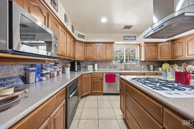 17381 Bold Venture Drive, Tehachapi, CA 93561