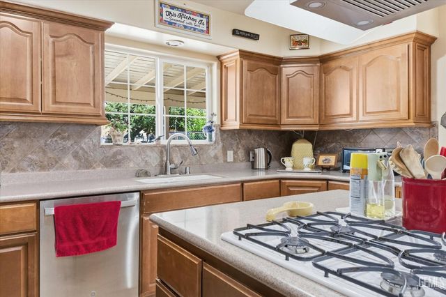 17381 Bold Venture Drive, Tehachapi, CA 93561