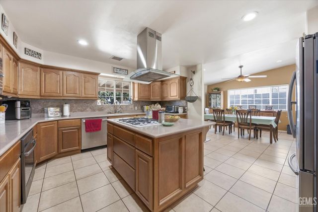 17381 Bold Venture Drive, Tehachapi, CA 93561