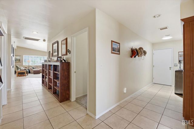 17381 Bold Venture Drive, Tehachapi, CA 93561