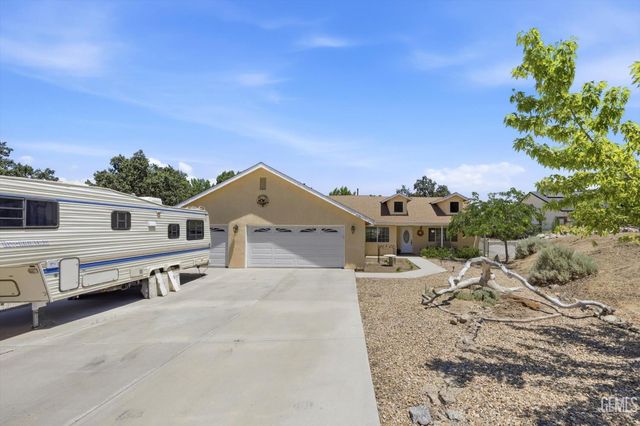 17381 Bold Venture Drive, Tehachapi, CA 93561