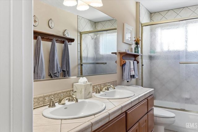17381 Bold Venture Drive, Tehachapi, CA 93561