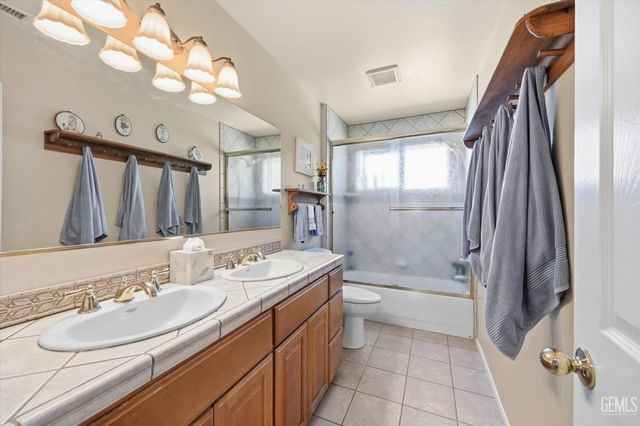 17381 Bold Venture Drive, Tehachapi, CA 93561