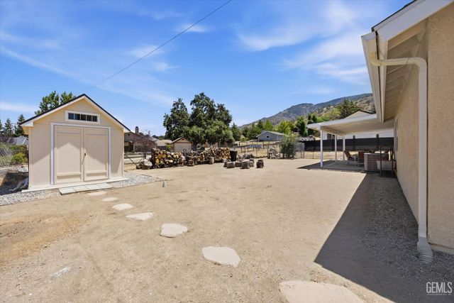 17381 Bold Venture Drive, Tehachapi, CA 93561