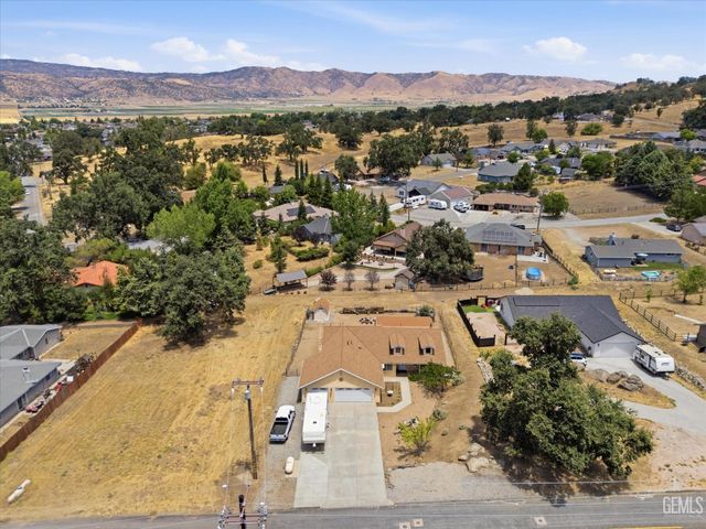 17381 Bold Venture Drive, Tehachapi, CA 93561