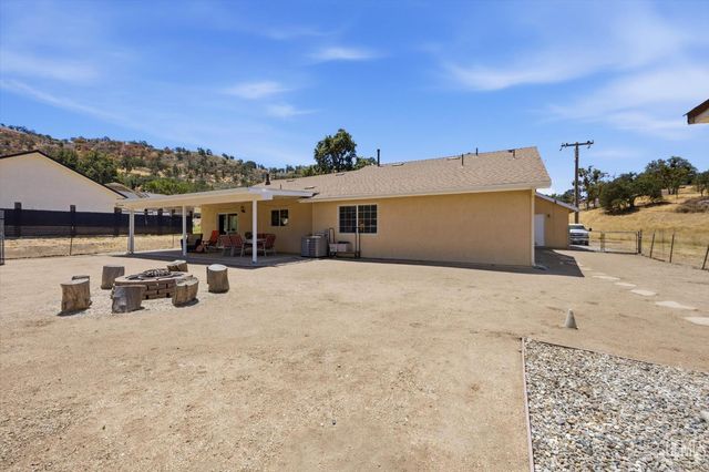 17381 Bold Venture Drive, Tehachapi, CA 93561