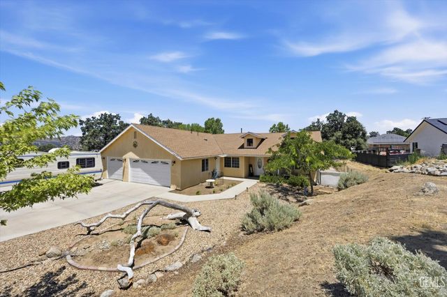 17381 Bold Venture Drive, Tehachapi, CA 93561