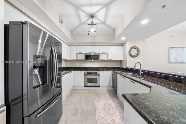 14951 Royal Oaks Ln 701, North Miami, FL 33181