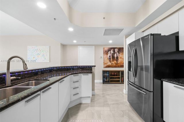 14951 Royal Oaks Ln 701, North Miami, FL 33181