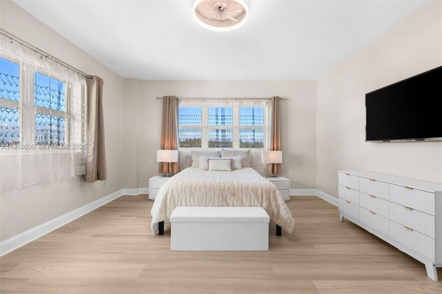 14951 Royal Oaks Ln 701, North Miami, FL 33181