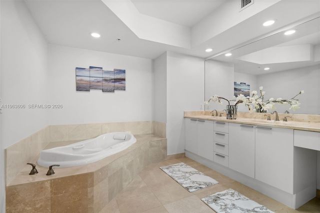 14951 Royal Oaks Ln 701, North Miami, FL 33181