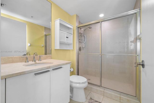 14951 Royal Oaks Ln 701, North Miami, FL 33181