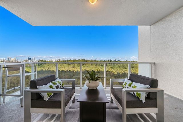 14951 Royal Oaks Ln 701, North Miami, FL 33181