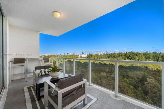 14951 Royal Oaks Ln 701, North Miami, FL 33181