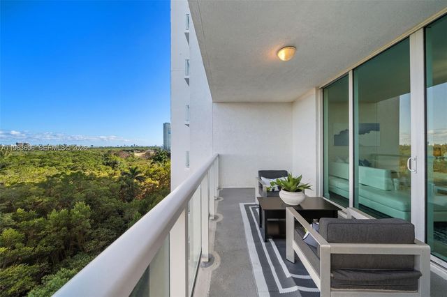 14951 Royal Oaks Ln 701, North Miami, FL 33181